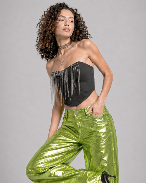 PANT METALIZADO KINDRA + TOP CORSET ASYA + SET COLLARES ÉTER