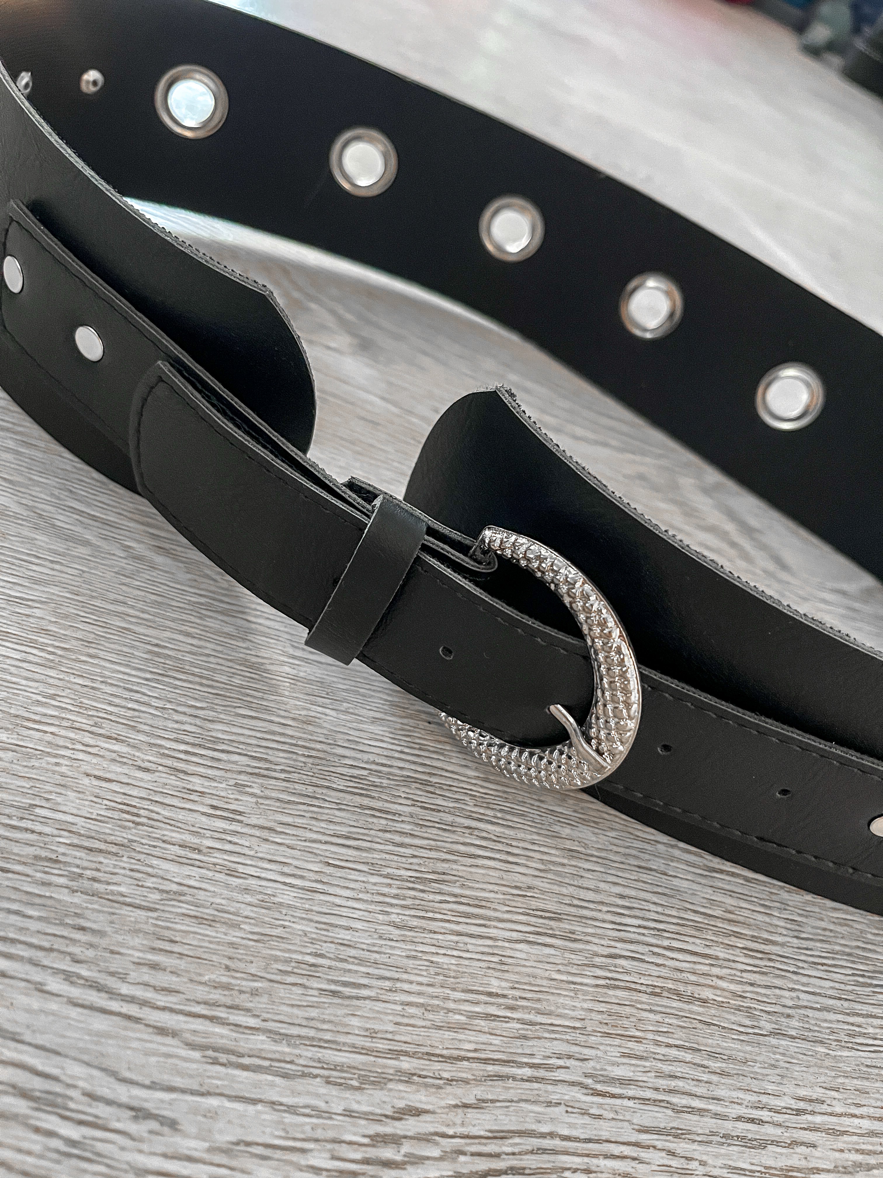 Maxi Belt Eyelets