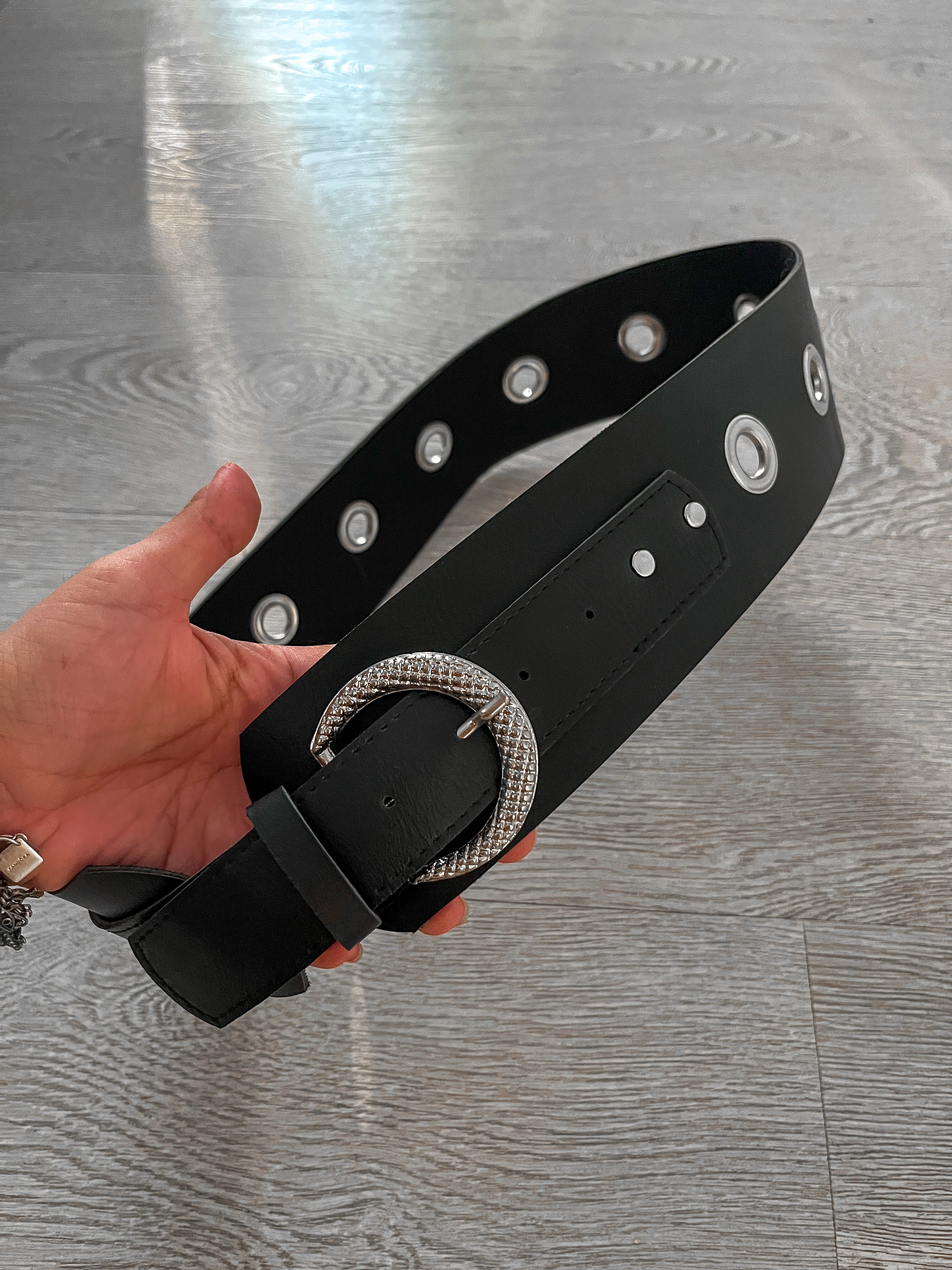 Maxi Belt Eyelets