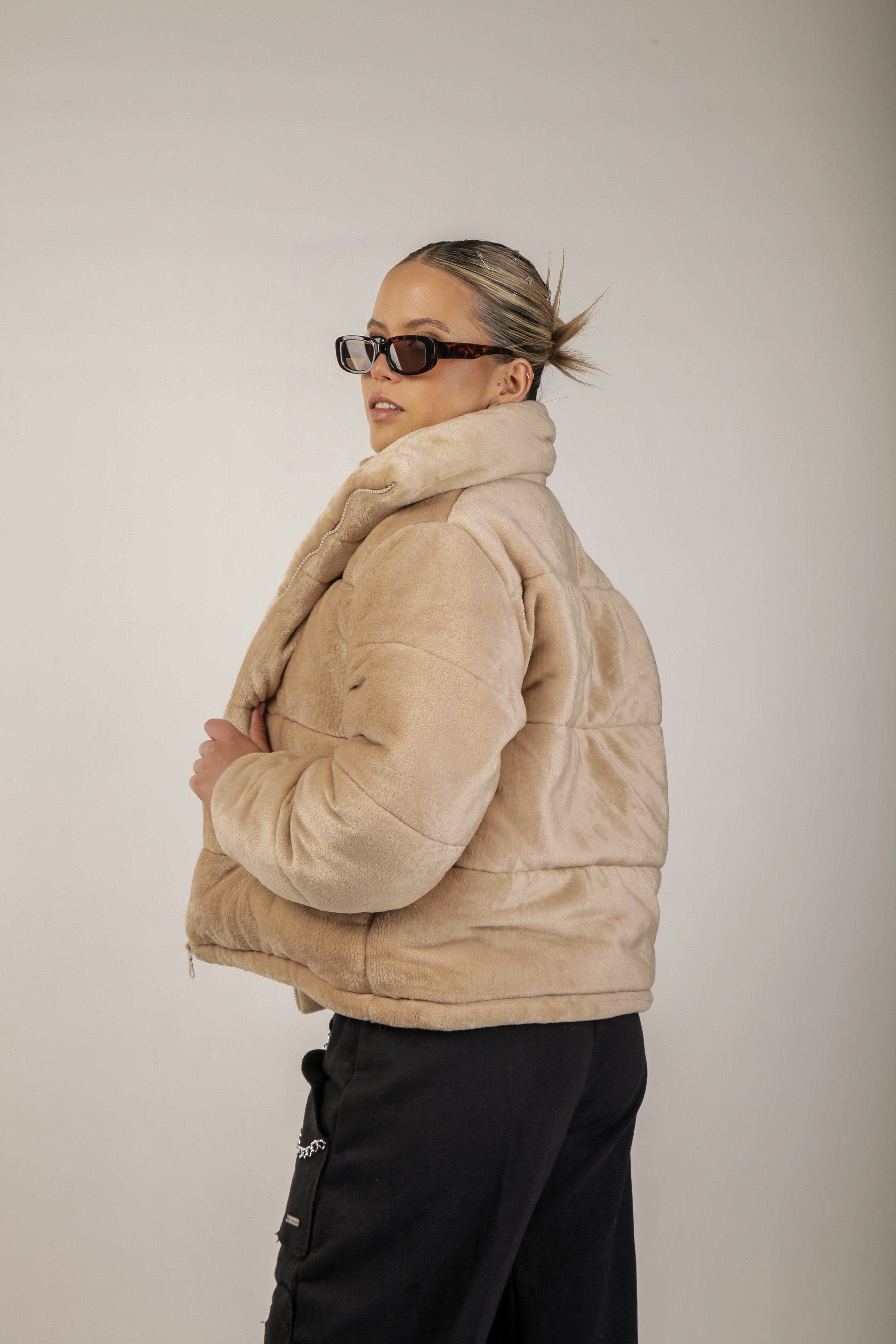 CAMEL PUFF JACKET WITH CLOSURE