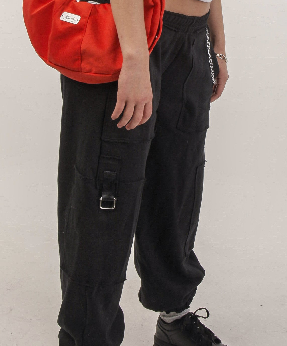 POLERÓN FIERCE CLUB + PANT BUZO CADENAS RIOT