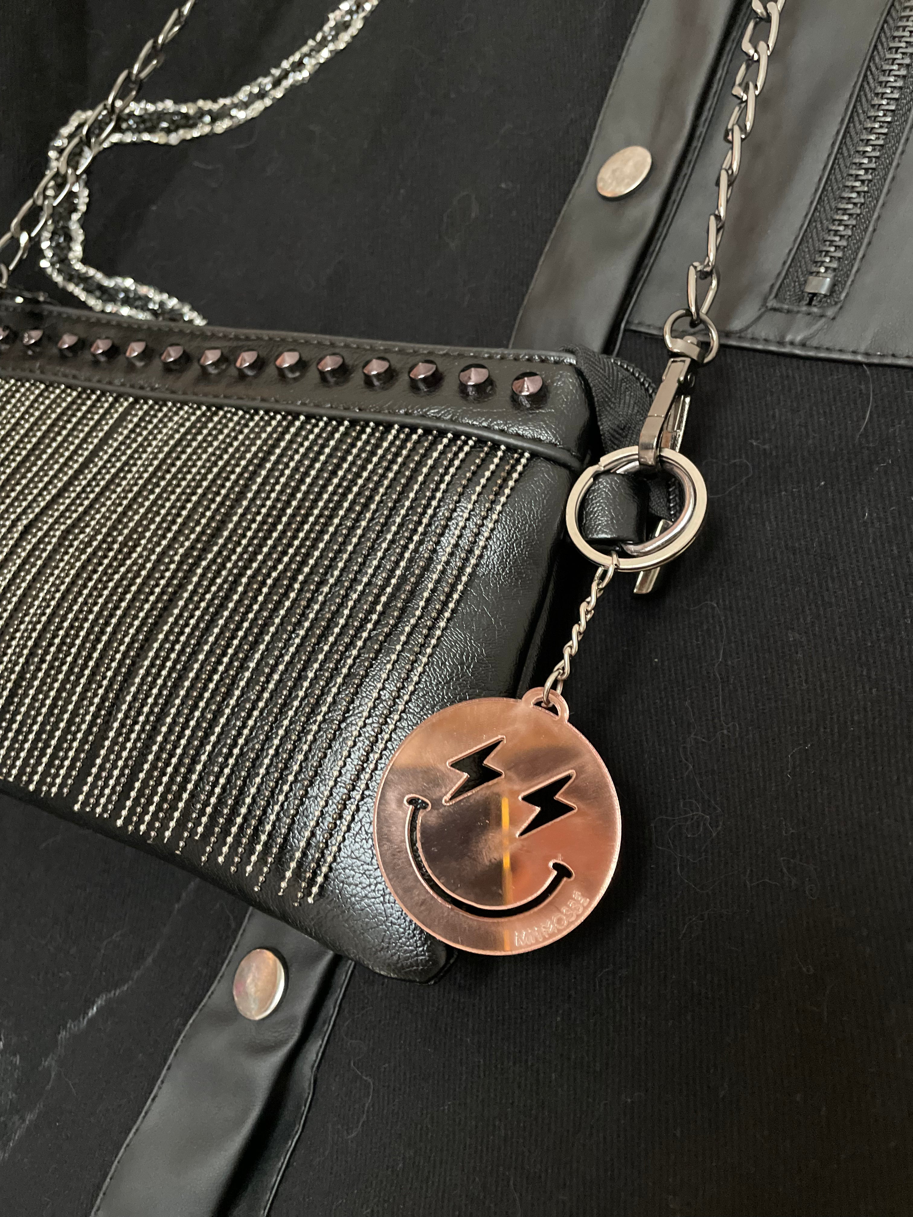 Keychain - wallet accessory - smile lightning