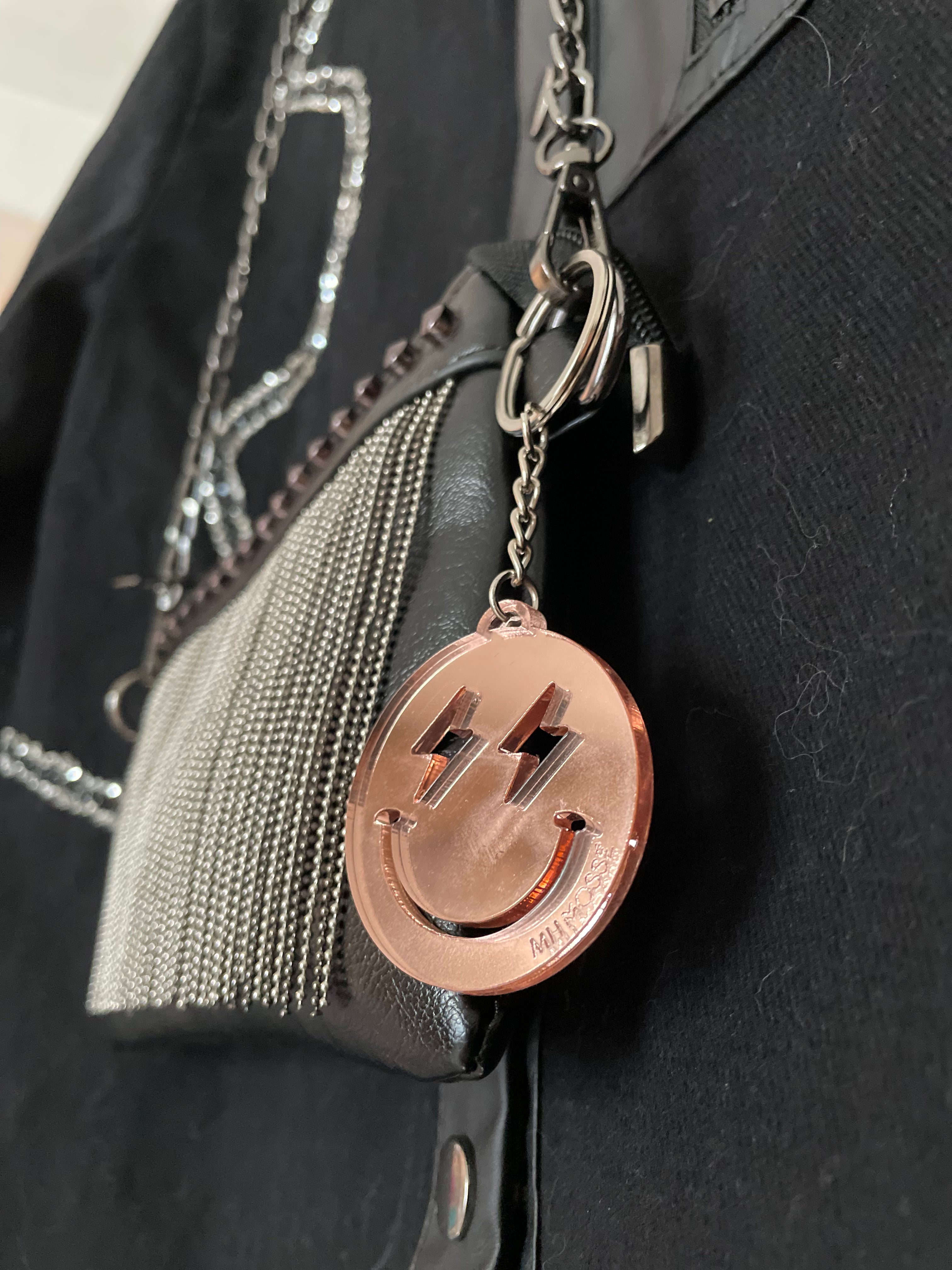 Keychain - wallet accessory - smile lightning